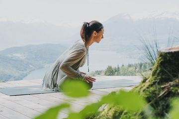 Yoga Plattform neben Bacherhof